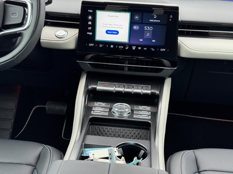 Lincoln Nautilus Vehicle Full-screen Gallery Image 16
