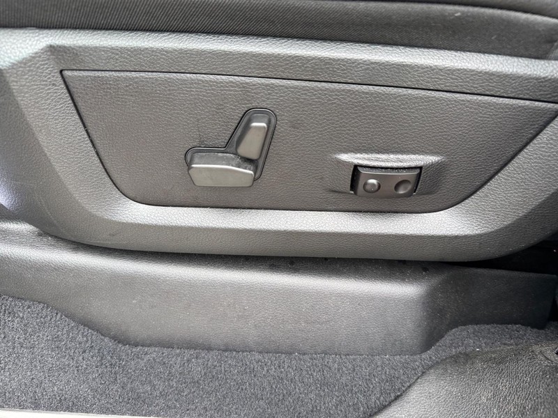 Ram 2500 Vehicle Full-screen Gallery Image 16