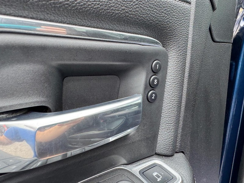 Ram 2500 Vehicle Full-screen Gallery Image 18