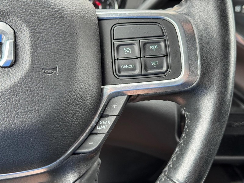 Ram 2500 Vehicle Full-screen Gallery Image 21