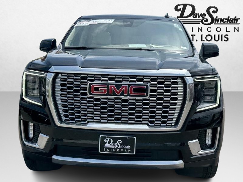 GMC Yukon Vehicle Full-screen Gallery Image 02