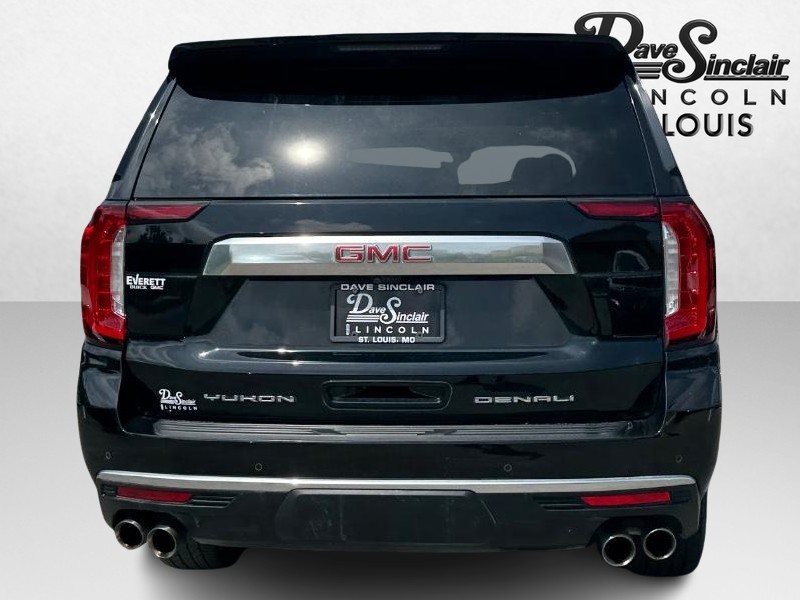 GMC Yukon Vehicle Full-screen Gallery Image 06