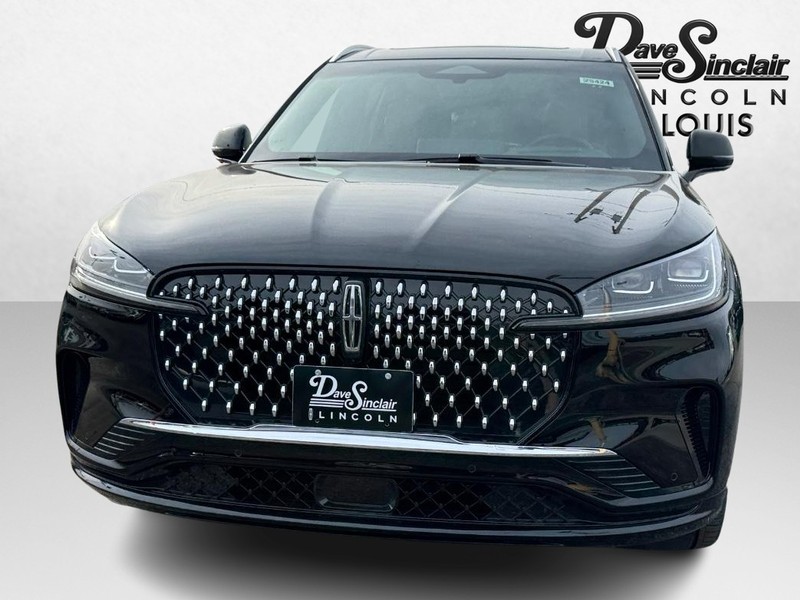 Lincoln Aviator Vehicle Full-screen Gallery Image 02