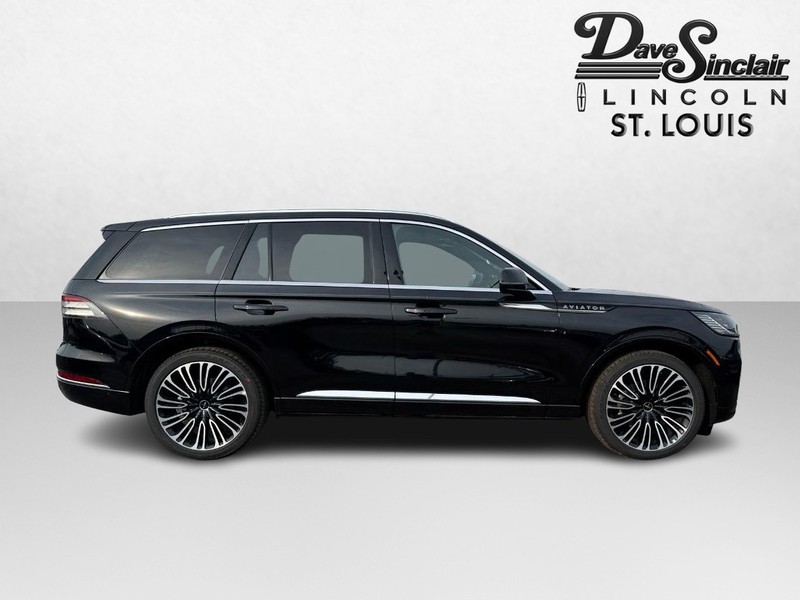 Lincoln Aviator Vehicle Full-screen Gallery Image 04