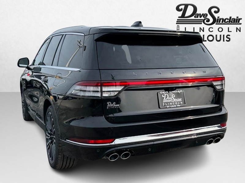 Lincoln Aviator Vehicle Full-screen Gallery Image 07