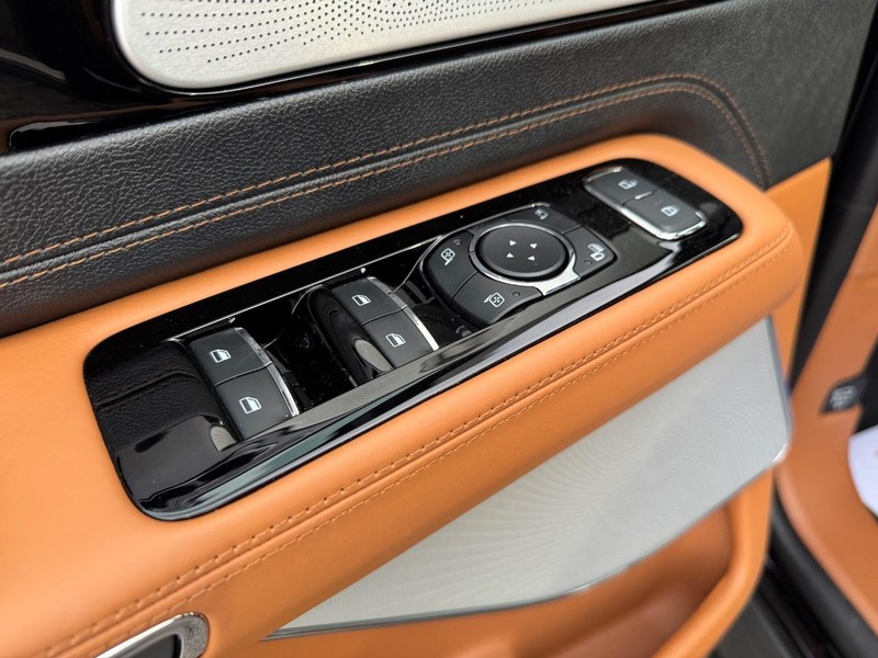 Lincoln Aviator Vehicle Full-screen Gallery Image 20