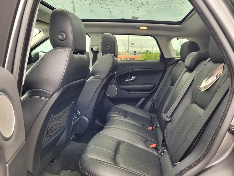 Land Rover Range Rover Evoque Vehicle Full-screen Gallery Image 10