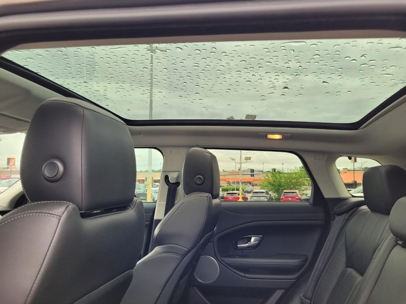 Land Rover Range Rover Evoque Vehicle Full-screen Gallery Image 11