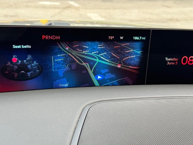 Lincoln Navigator Vehicle Full-screen Gallery Image 26
