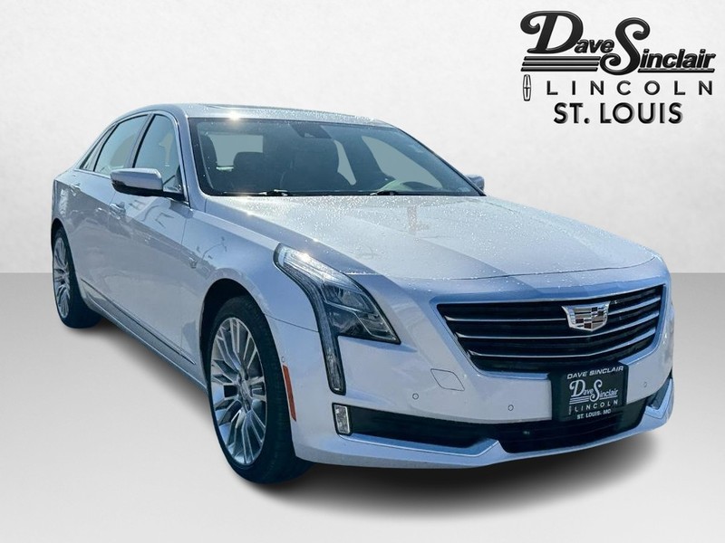 Cadillac CT6 Vehicle Full-screen Gallery Image 03