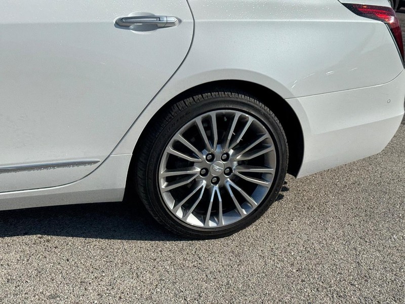 Cadillac CT6 Vehicle Full-screen Gallery Image 09