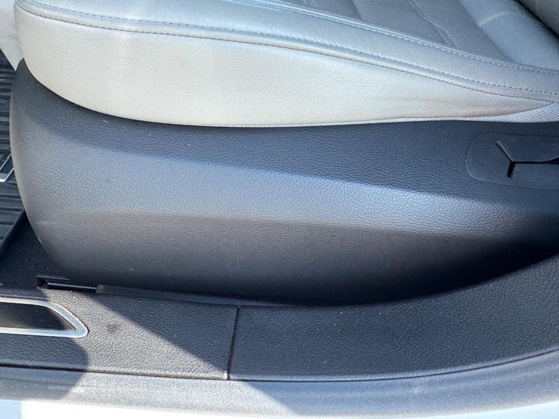 Cadillac CT6 Vehicle Full-screen Gallery Image 17