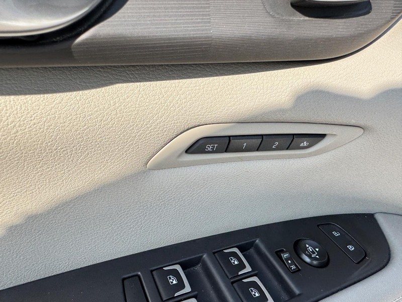 Cadillac CT6 Vehicle Full-screen Gallery Image 19