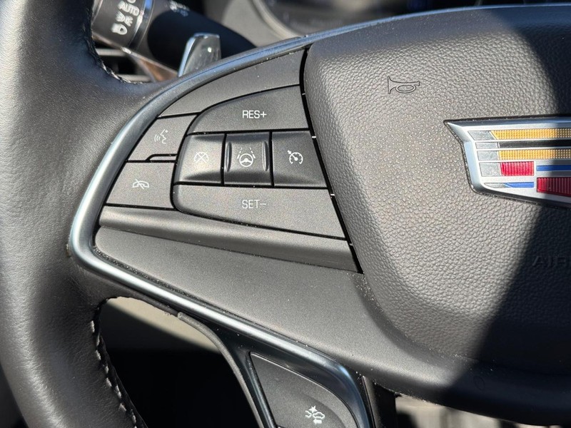 Cadillac CT6 Vehicle Full-screen Gallery Image 21