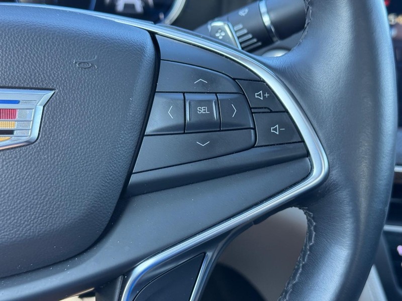 Cadillac CT6 Vehicle Full-screen Gallery Image 22