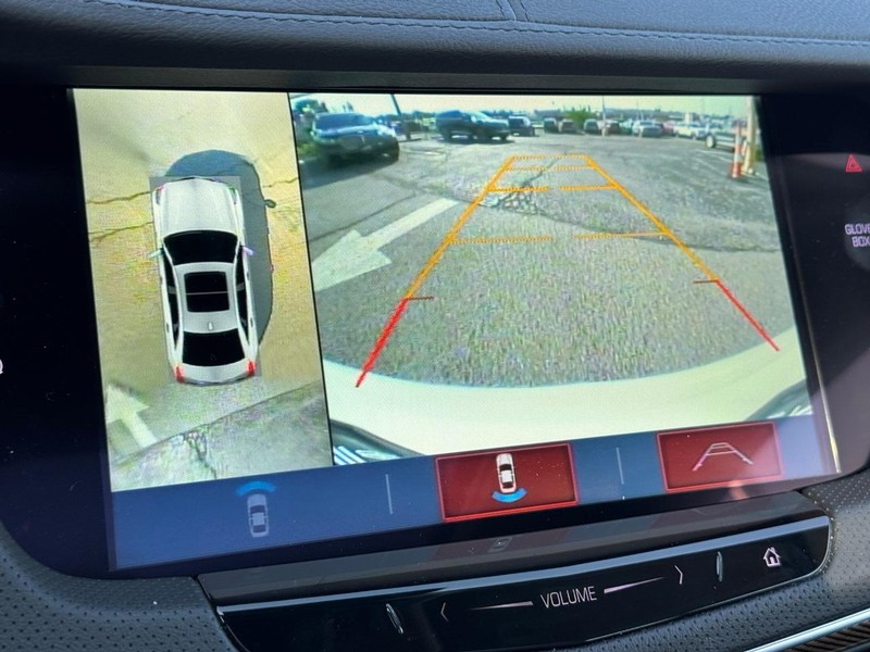 Cadillac CT6 Vehicle Full-screen Gallery Image 23