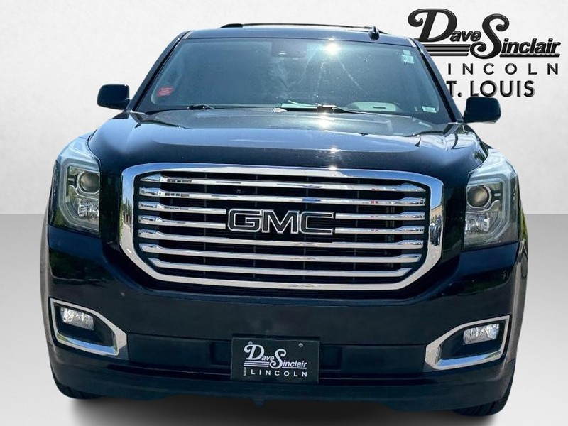 GMC Yukon XL Vehicle Full-screen Gallery Image 02