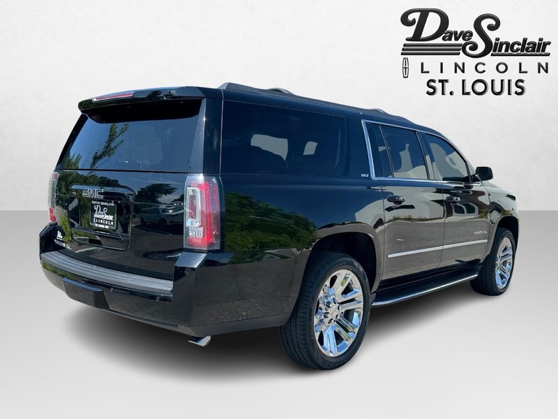 GMC Yukon XL Vehicle Full-screen Gallery Image 05