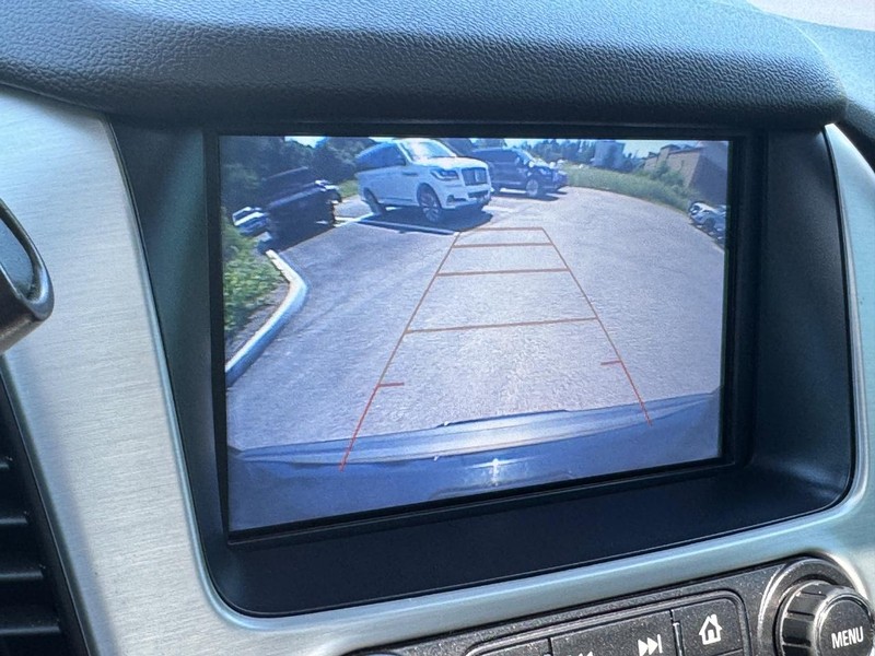 GMC Yukon XL Vehicle Full-screen Gallery Image 27