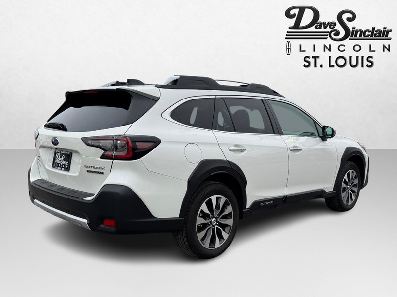 Subaru Outback Vehicle Full-screen Gallery Image 05