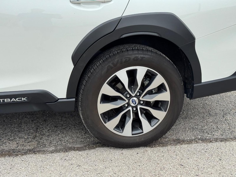 Subaru Outback Vehicle Full-screen Gallery Image 10