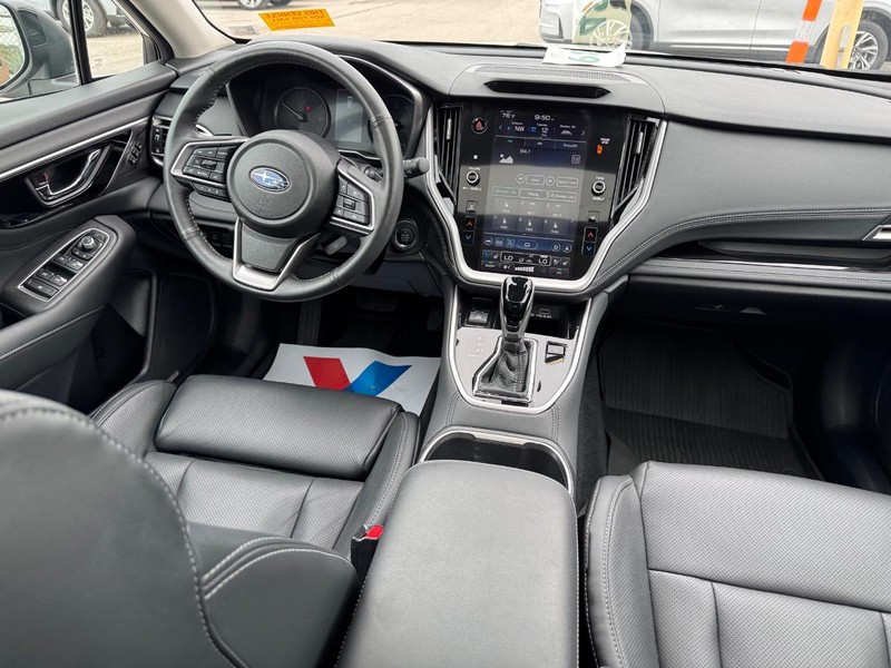 Subaru Outback Vehicle Full-screen Gallery Image 15