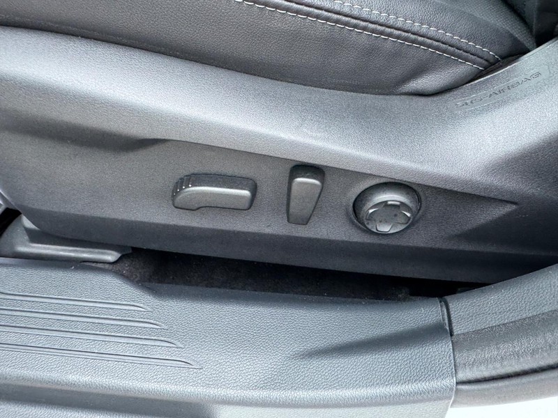 Subaru Outback Vehicle Full-screen Gallery Image 17