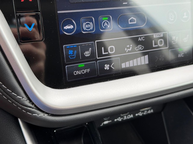 Subaru Outback Vehicle Full-screen Gallery Image 23
