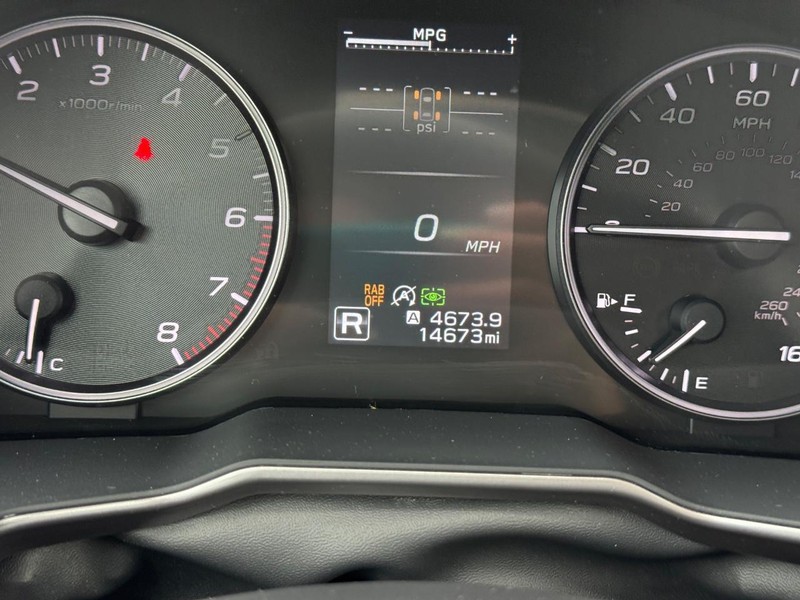 Subaru Outback Vehicle Full-screen Gallery Image 25