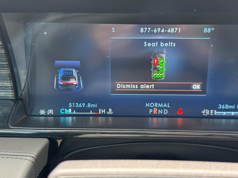Lincoln Navigator Vehicle Full-screen Gallery Image 28