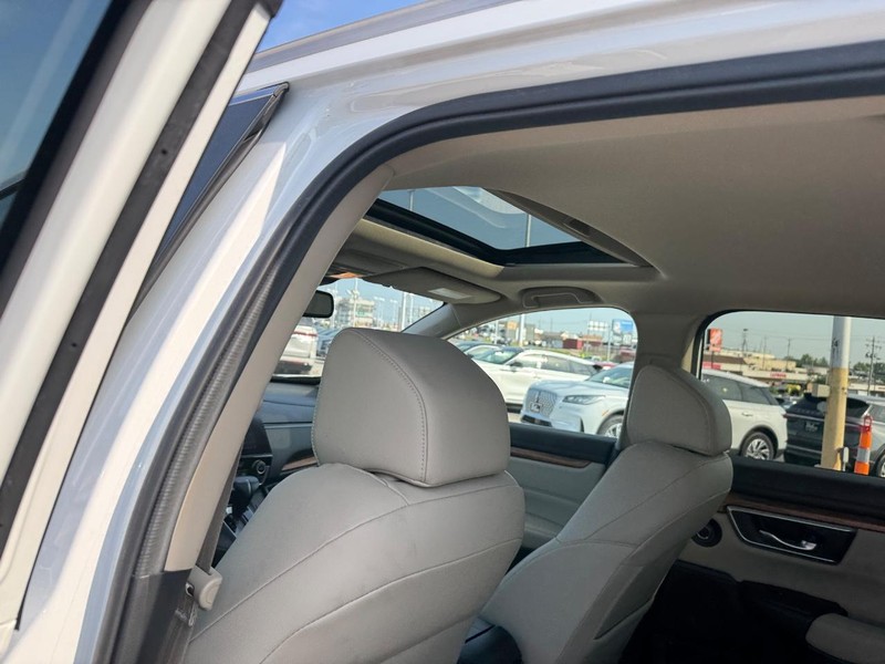 Honda CR-V Vehicle Full-screen Gallery Image 12