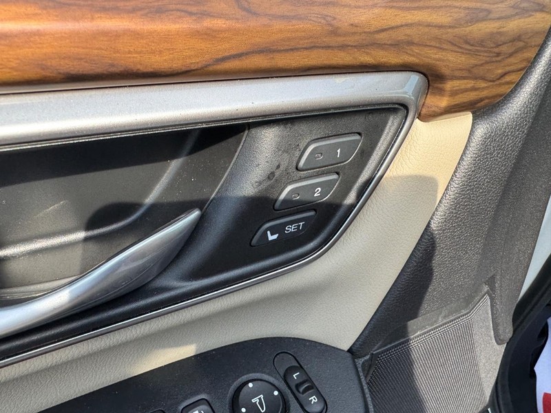 Honda CR-V Vehicle Full-screen Gallery Image 19