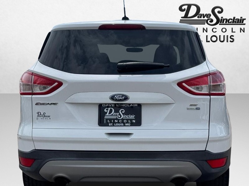 Ford Escape Vehicle Full-screen Gallery Image 06