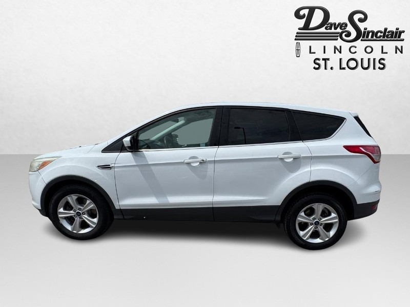 Ford Escape Vehicle Full-screen Gallery Image 09