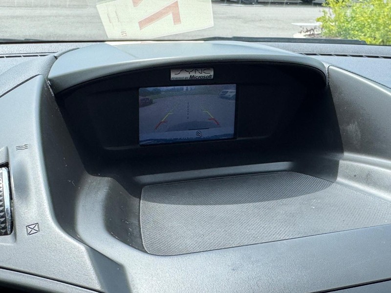 Ford Escape Vehicle Full-screen Gallery Image 20