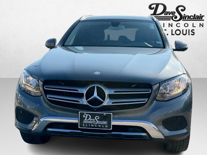 Mercedes-Benz GLC Vehicle Full-screen Gallery Image 02