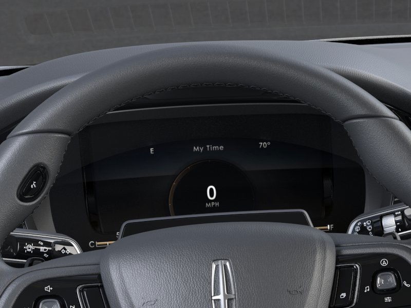 Lincoln Corsair Vehicle Full-screen Gallery Image 14