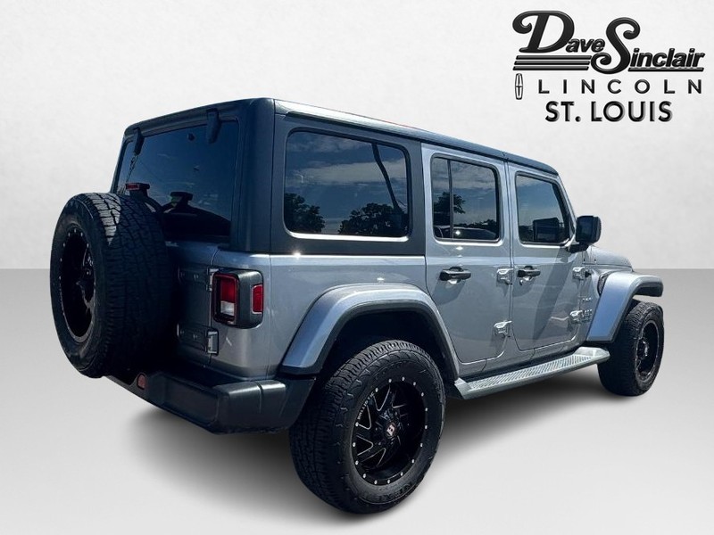 Jeep Wrangler Unlimited Vehicle Full-screen Gallery Image 05