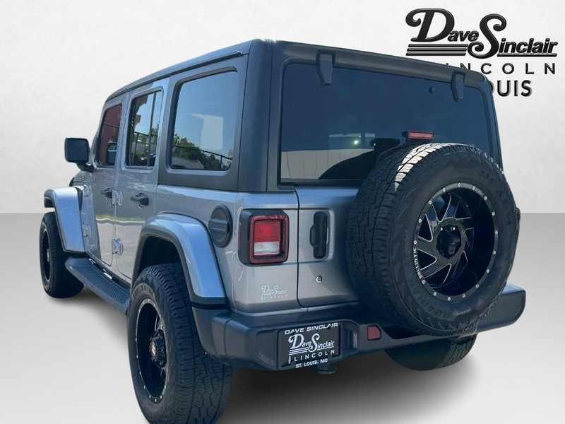 Jeep Wrangler Unlimited Vehicle Full-screen Gallery Image 07