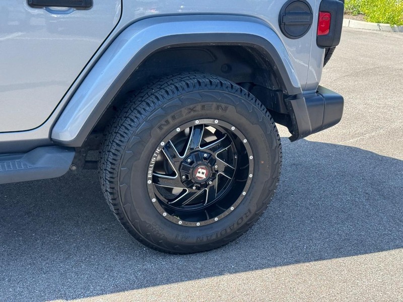 Jeep Wrangler Unlimited Vehicle Full-screen Gallery Image 10