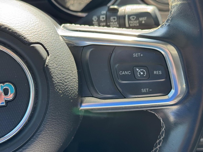 Jeep Wrangler Unlimited Vehicle Full-screen Gallery Image 20