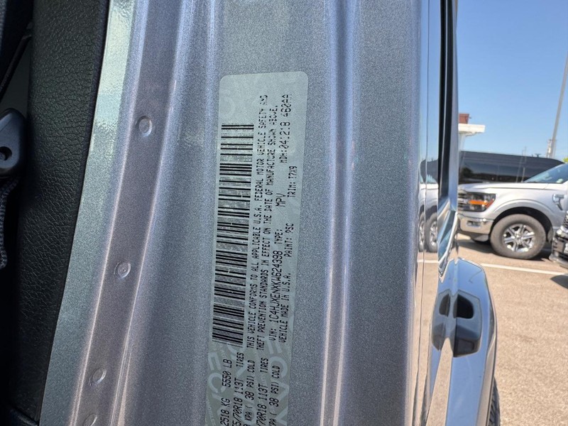 Jeep Wrangler Unlimited Vehicle Full-screen Gallery Image 23