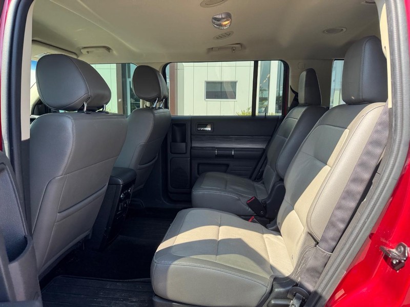 Ford Flex Vehicle Full-screen Gallery Image 11