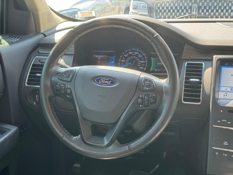 Ford Flex Vehicle Full-screen Gallery Image 15