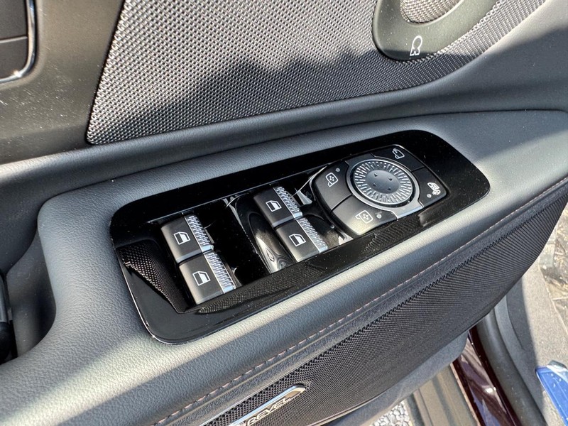 Lincoln Nautilus Vehicle Full-screen Gallery Image 19