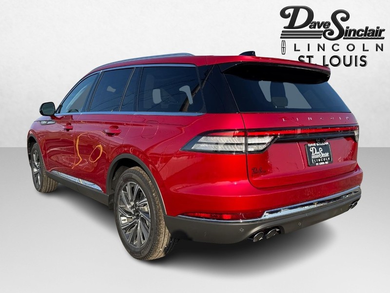 Lincoln Aviator Vehicle Full-screen Gallery Image 07