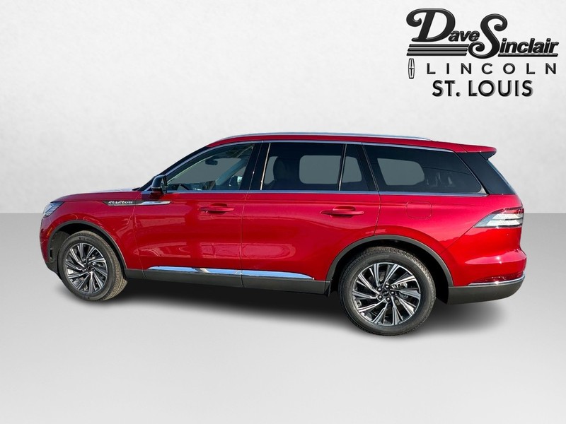 Lincoln Aviator Vehicle Full-screen Gallery Image 09