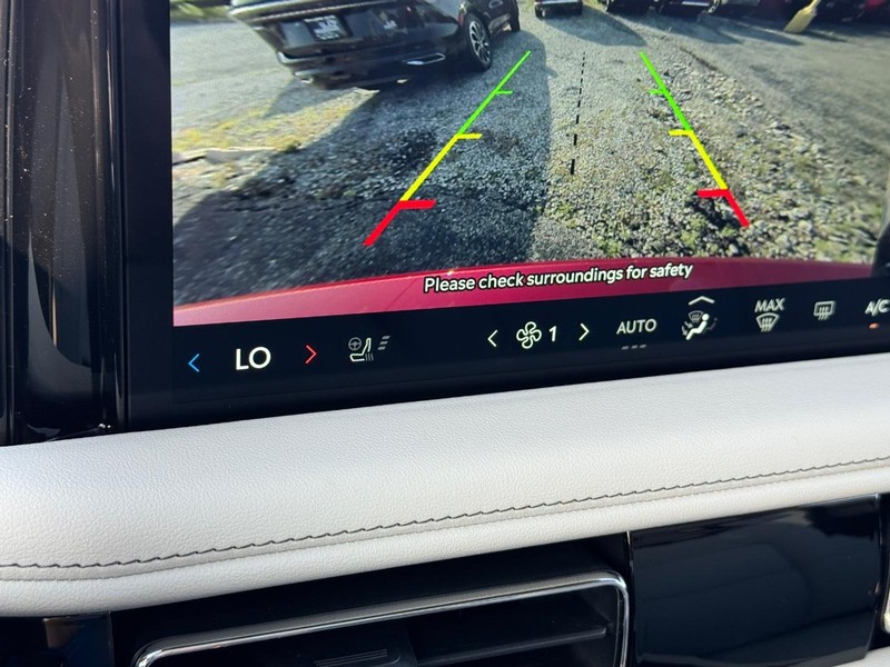 Lincoln Aviator Vehicle Full-screen Gallery Image 26
