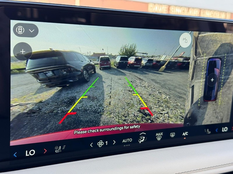 Lincoln Aviator Vehicle Full-screen Gallery Image 27