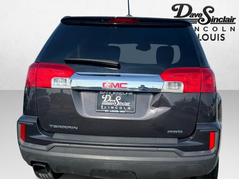 GMC Terrain Vehicle Full-screen Gallery Image 06